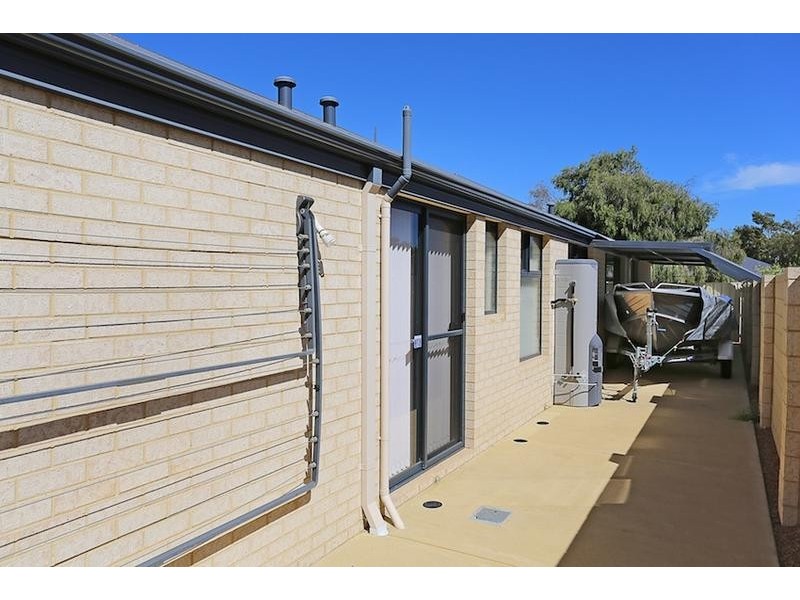 15 Bobtail Bend, Wannanup WA 6210