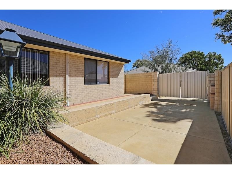 15 Bobtail Bend, Wannanup WA 6210