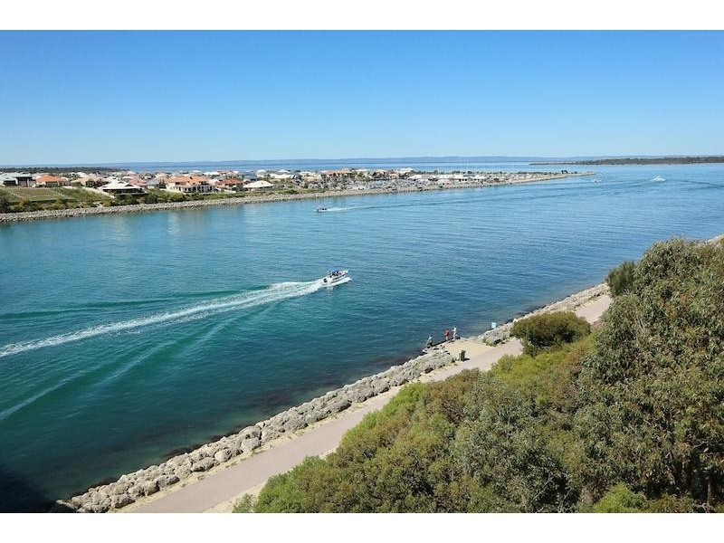 11 Spoonbill Retreat, Wannanup WA 6210