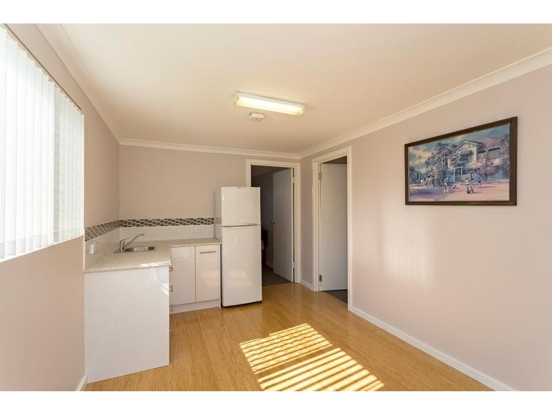 10 Vance Street, Dudley Park WA 6210