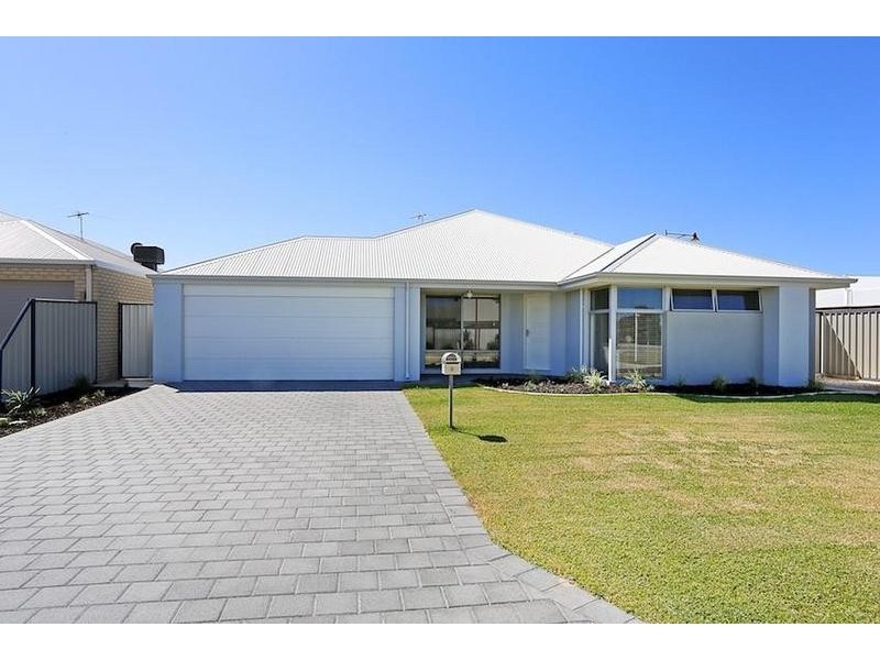 2 Bamburgh Turn, Meadow Springs WA 6210