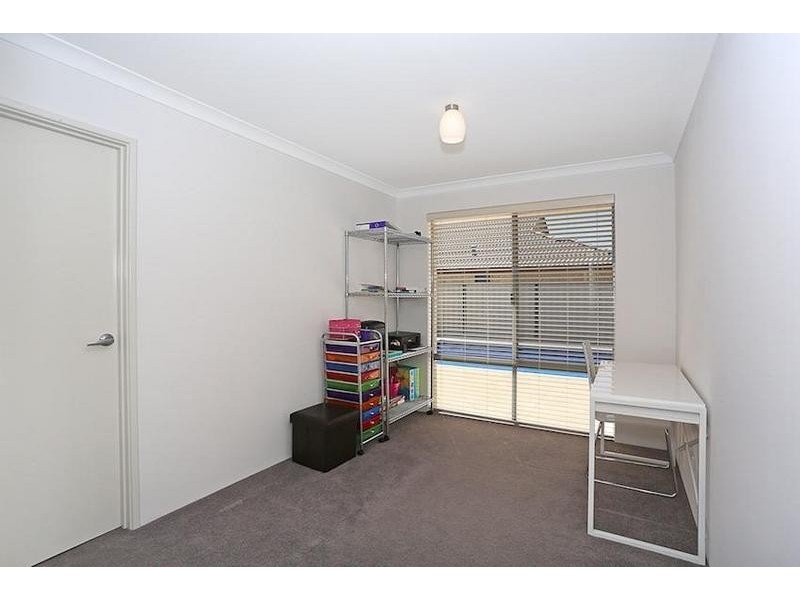 2 Bamburgh Turn, Meadow Springs WA 6210