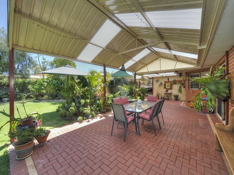 6 Napier Close, Halls Head WA 6210