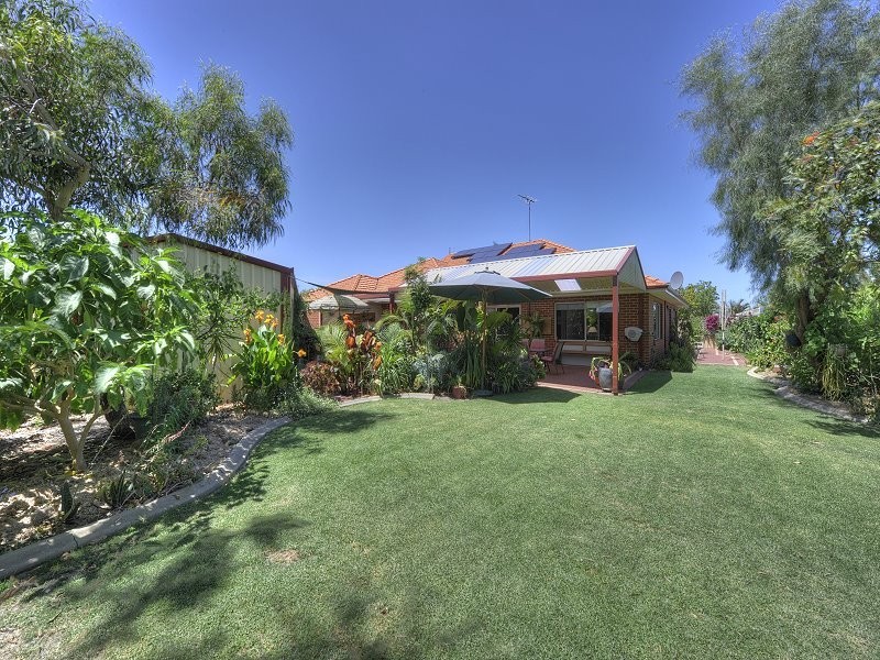 6 Napier Close, Halls Head WA 6210