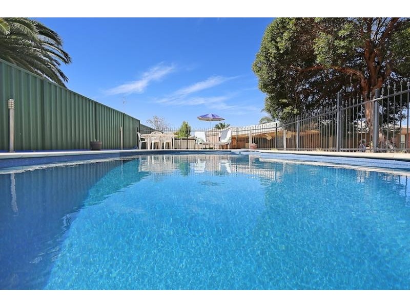 5 Troon Grove, Halls Head WA 6210