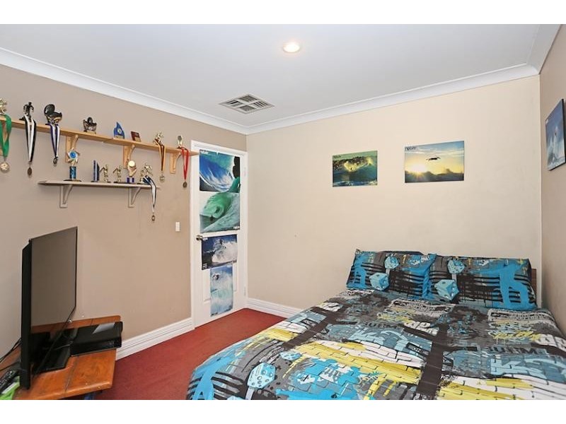 5 Troon Grove, Halls Head WA 6210