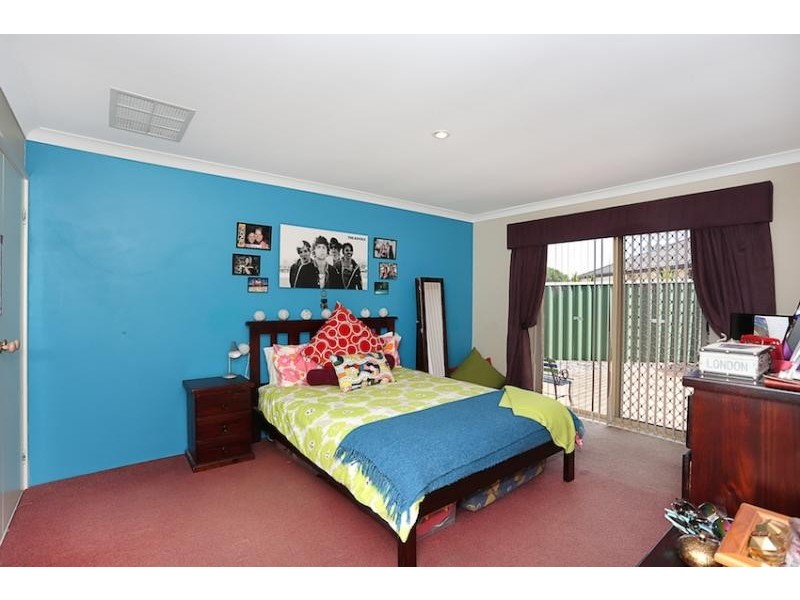 5 Troon Grove, Halls Head WA 6210