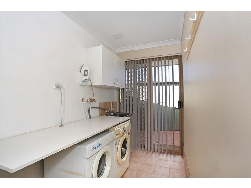 5 Troon Grove, Halls Head WA 6210