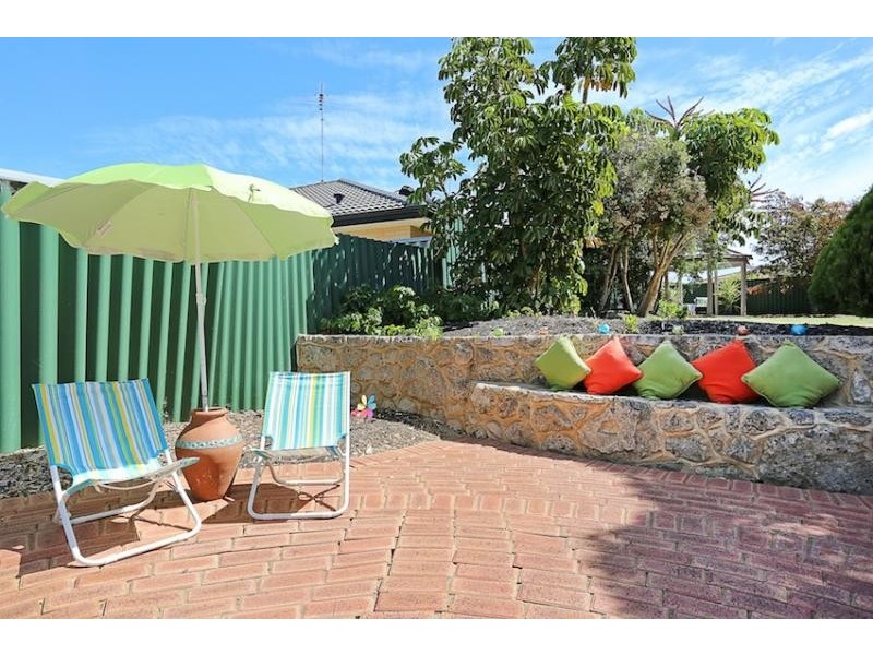 5 Troon Grove, Halls Head WA 6210