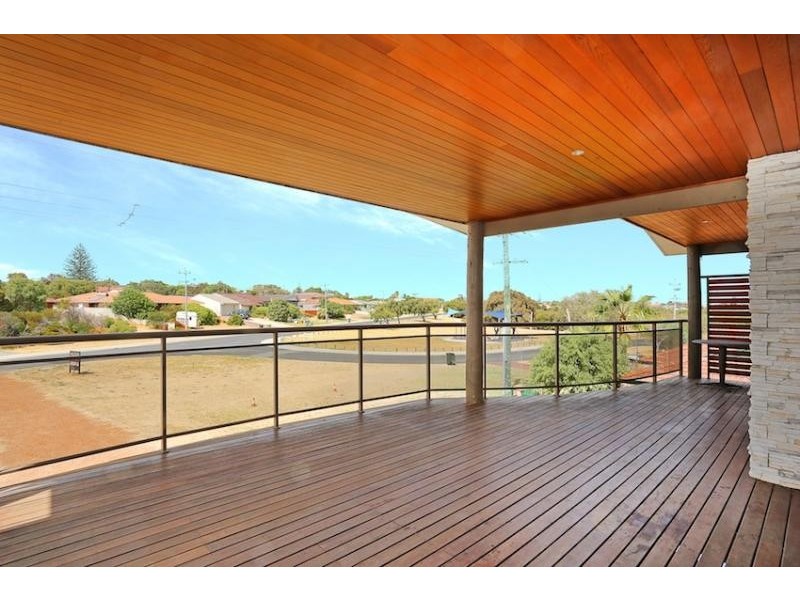 76A Janis Street, Halls Head WA 6210