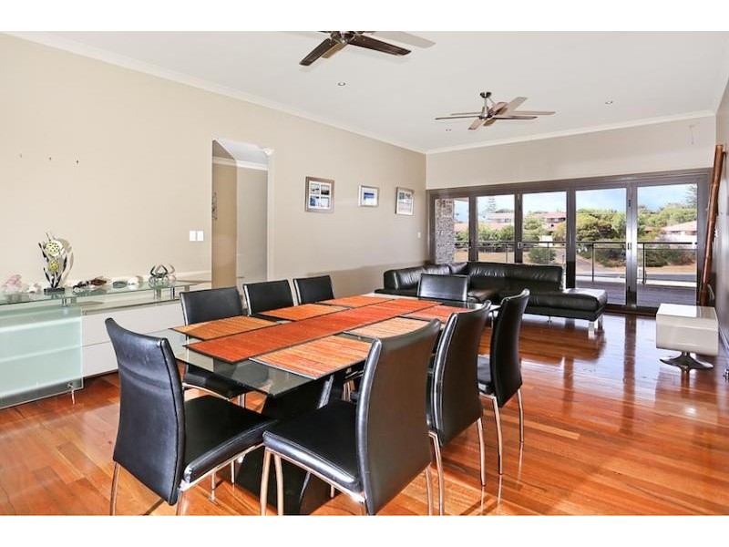 76A Janis Street, Halls Head WA 6210