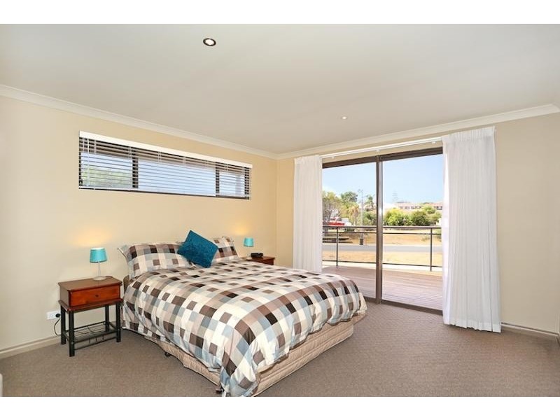 76A Janis Street, Halls Head WA 6210