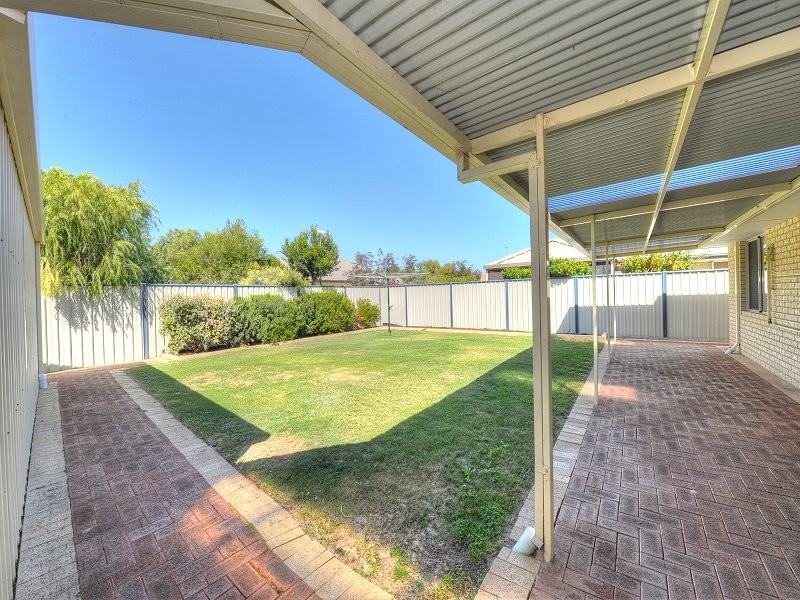 6 Oakwood Gate, Meadow Springs WA 6210