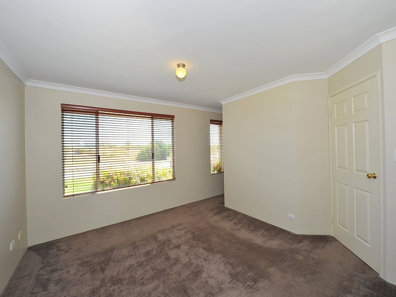 6 Oakwood Gate, Meadow Springs WA 6210