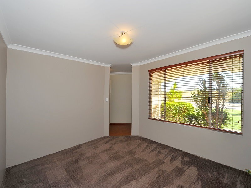 6 Oakwood Gate, Meadow Springs WA 6210