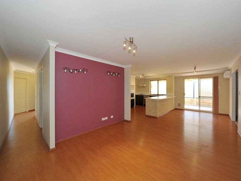 6 Oakwood Gate, Meadow Springs WA 6210