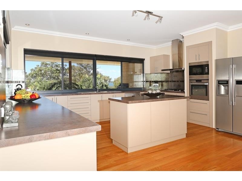 2 Estuary Heights Place, Bouvard WA 6211