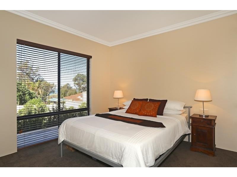 2 Estuary Heights Place, Bouvard WA 6211