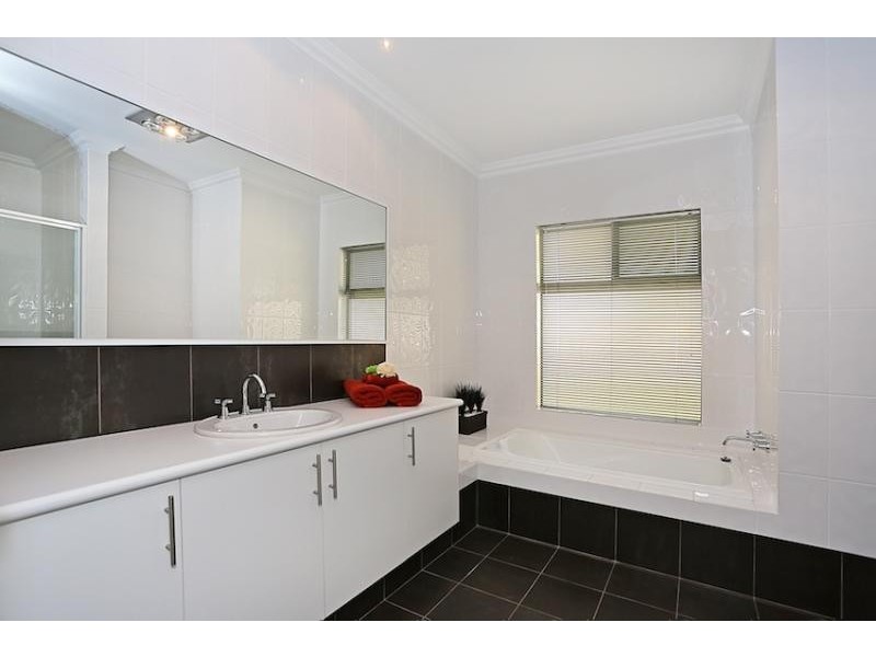 2 Estuary Heights Place, Bouvard WA 6211