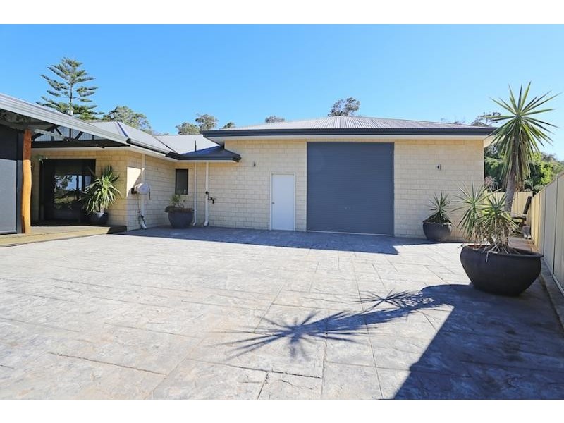 2 Estuary Heights Place, Bouvard WA 6211