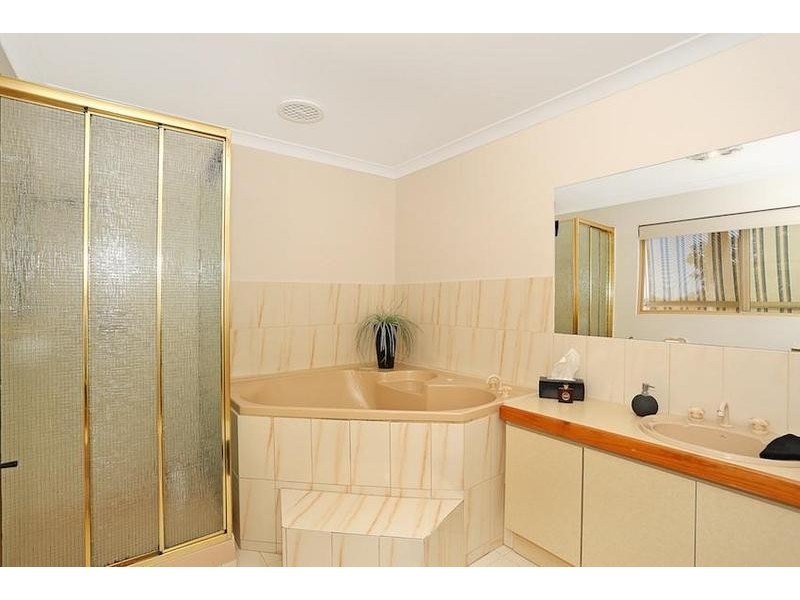 107 Leslie Street, Dudley Park WA 6210