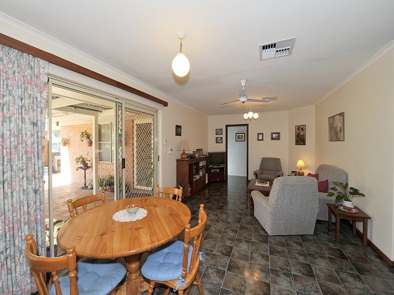 10 Allamanda Way, Halls Head WA 6210