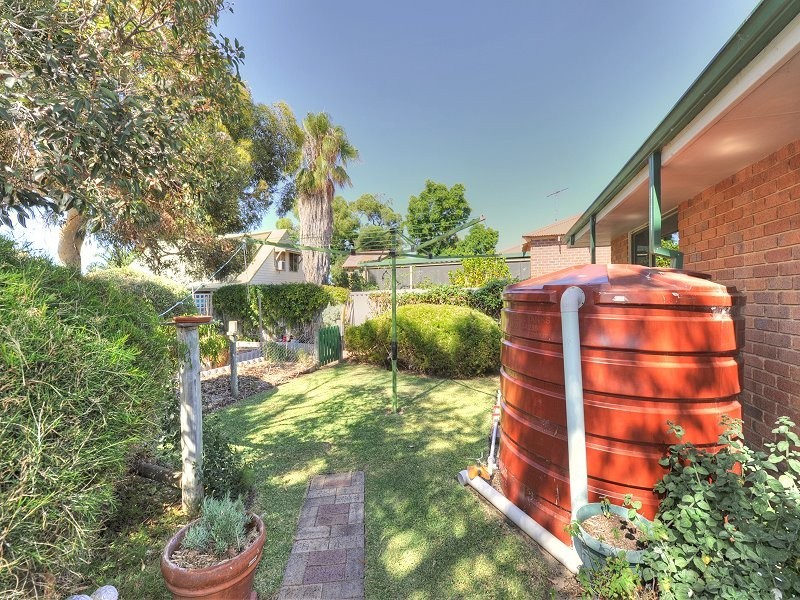 10 Allamanda Way, Halls Head WA 6210