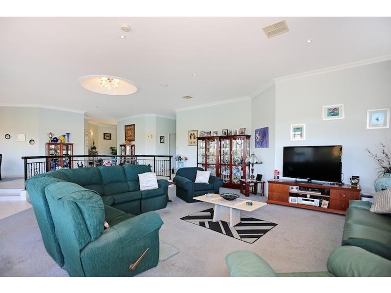 7 Picaroon Place, Halls Head WA 6210
