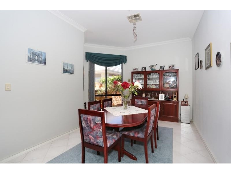 7 Picaroon Place, Halls Head WA 6210