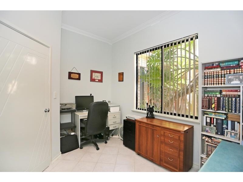 7 Picaroon Place, Halls Head WA 6210