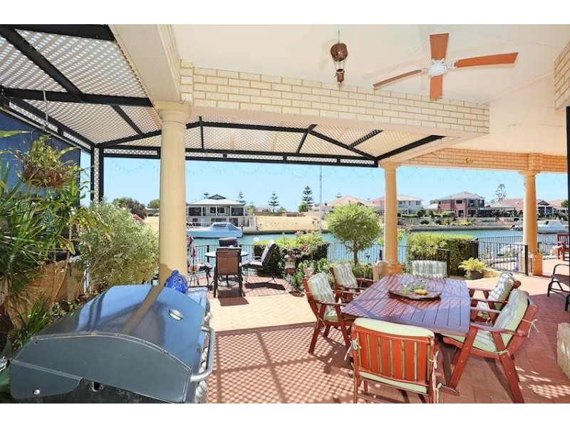 7 Picaroon Place, Halls Head WA 6210