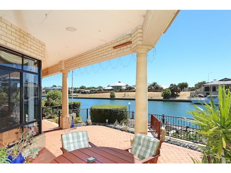 7 Picaroon Place, Halls Head WA 6210