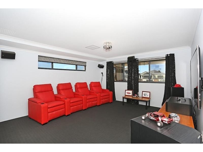 63 Waterlily Drive, Dudley Park WA 6210