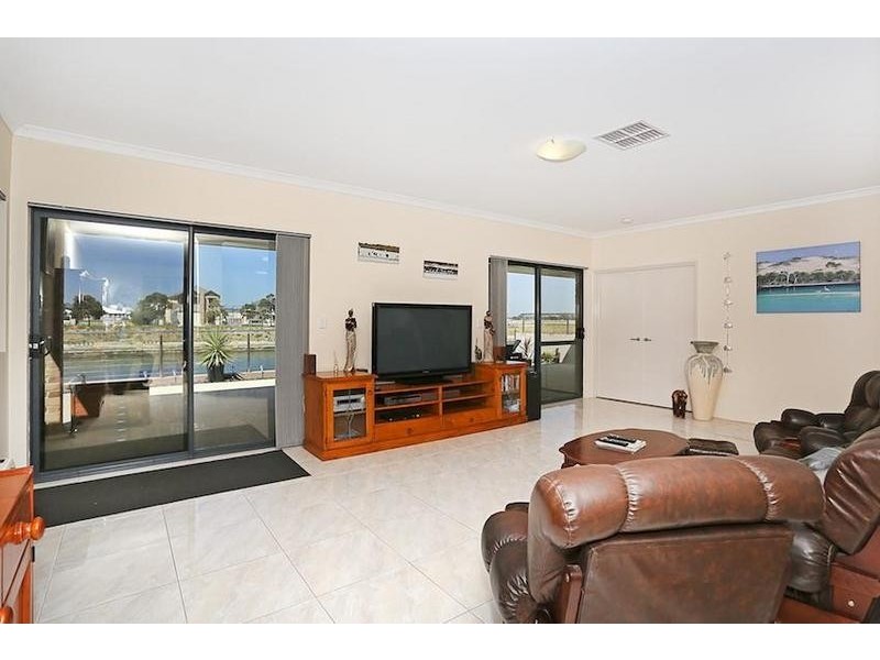 63 Waterlily Drive, Dudley Park WA 6210