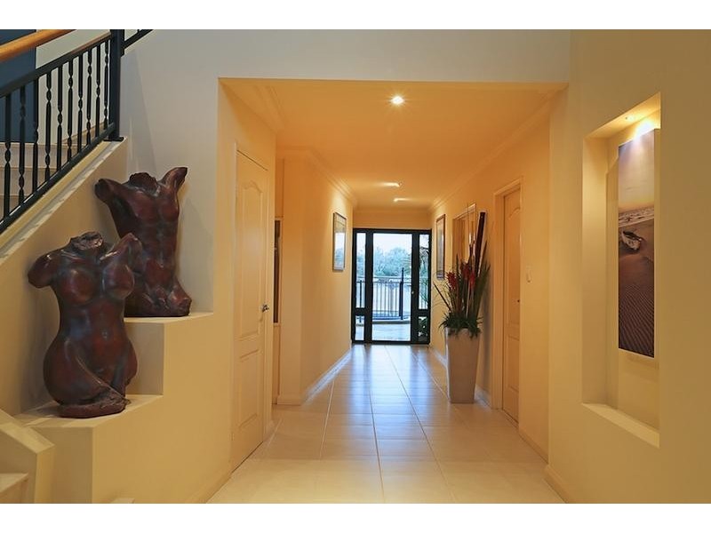 10 Brindabella Crescent, Halls Head WA 6210