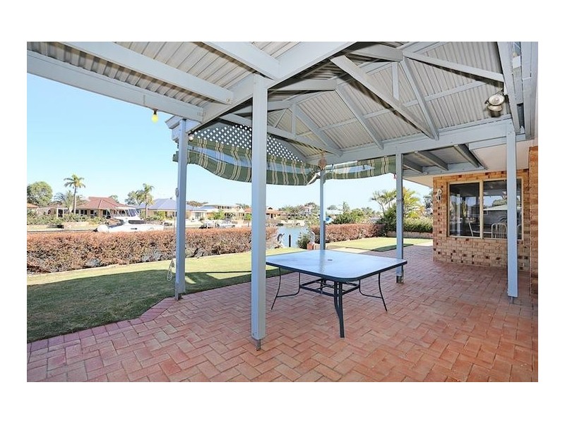 7 Warren Place, Dudley Park WA 6210