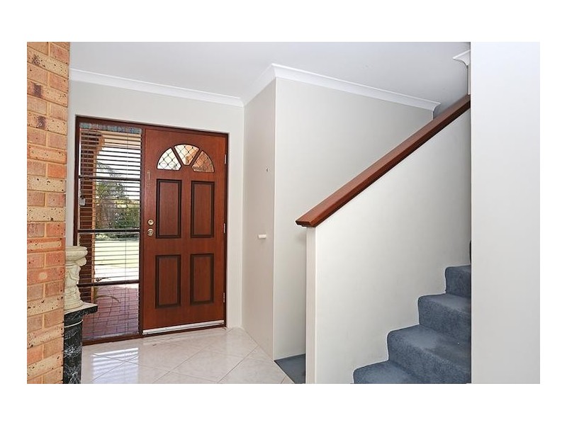 7 Warren Place, Dudley Park WA 6210