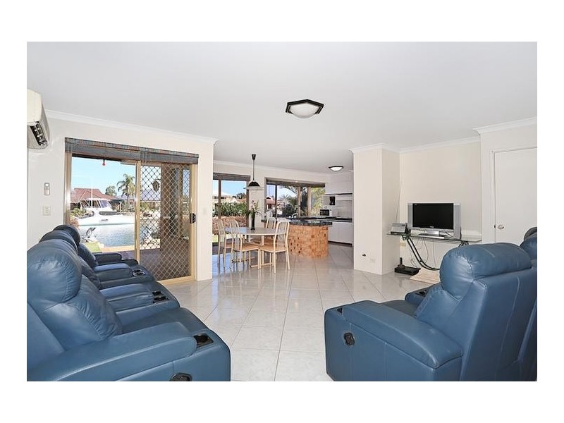 7 Warren Place, Dudley Park WA 6210