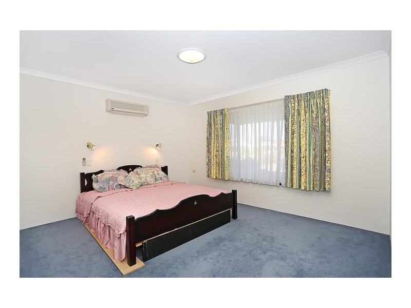 7 Warren Place, Dudley Park WA 6210