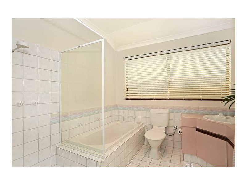 7 Warren Place, Dudley Park WA 6210