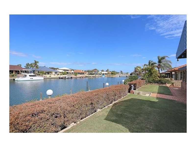 7 Warren Place, Dudley Park WA 6210