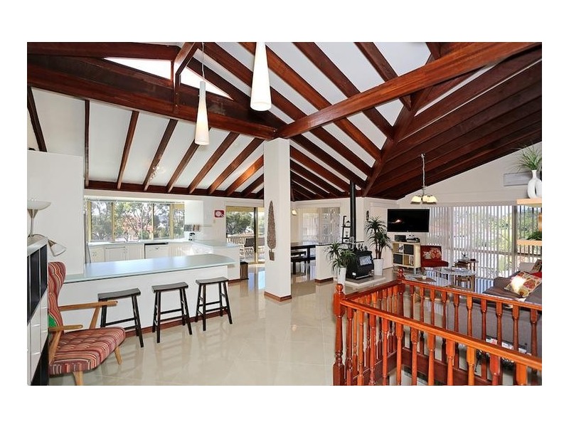 4 Nelson Street, Halls Head WA 6210