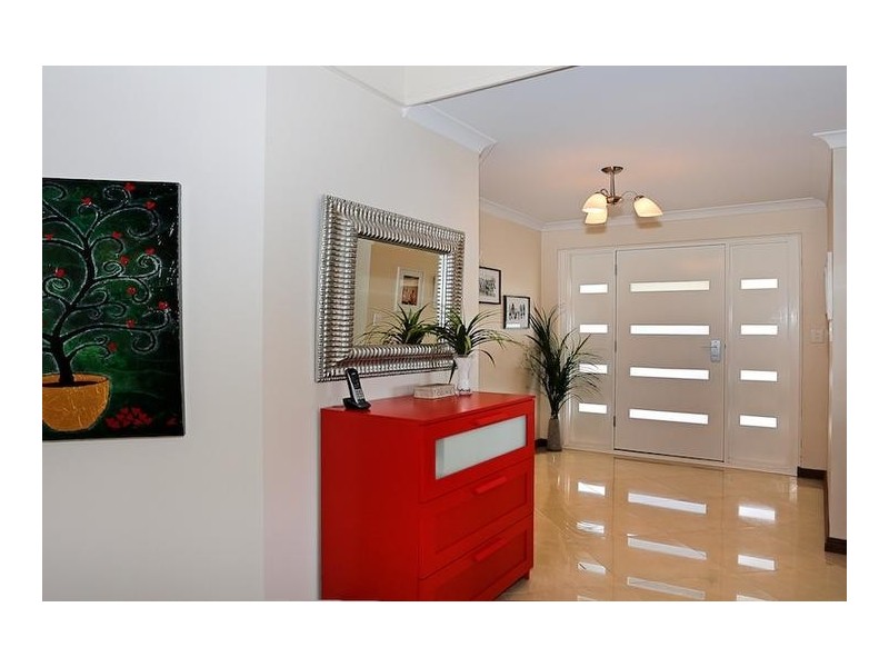 4 Nelson Street, Halls Head WA 6210