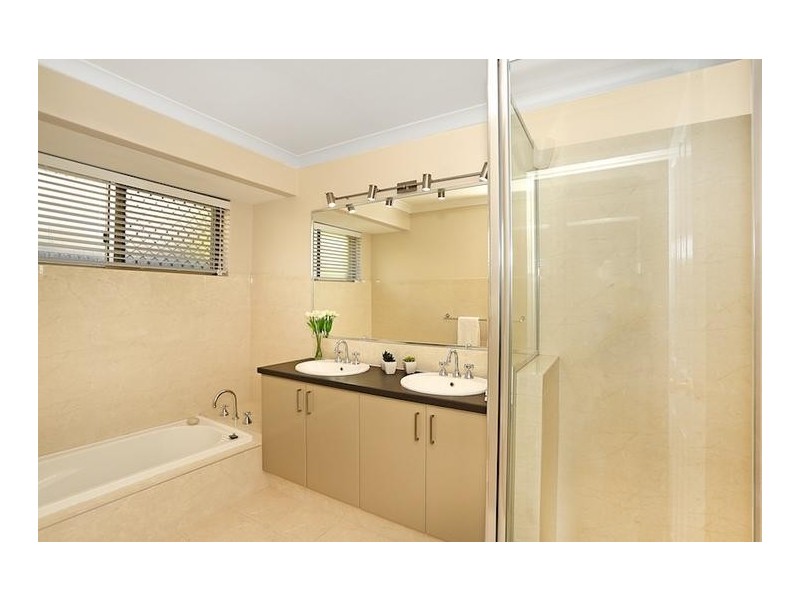 4 Nelson Street, Halls Head WA 6210