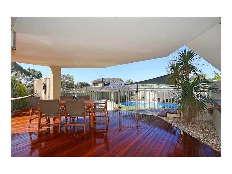 4 Nelson Street, Halls Head WA 6210