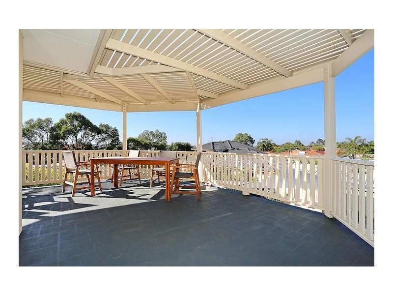 4 Nelson Street, Halls Head WA 6210