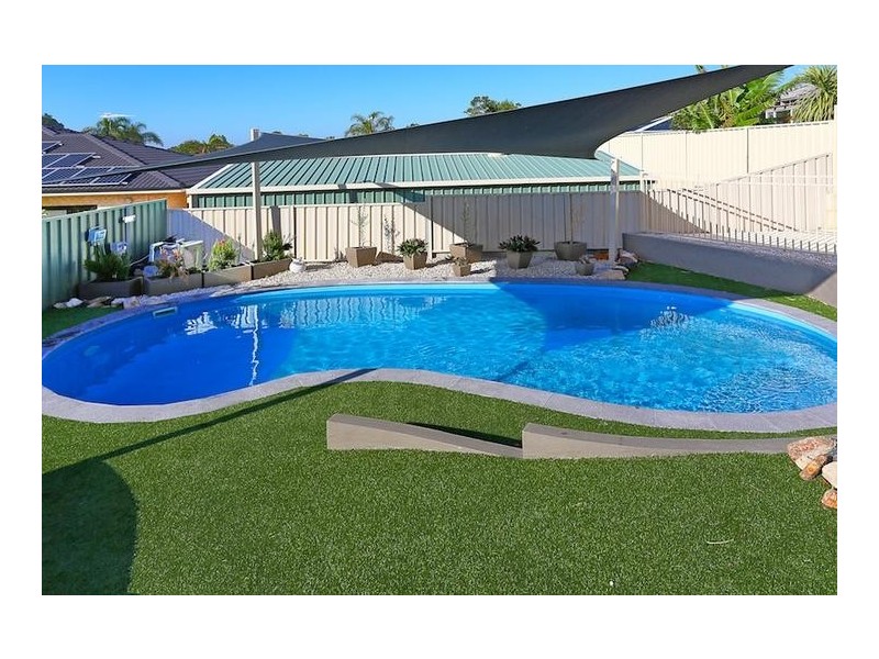 4 Nelson Street, Halls Head WA 6210