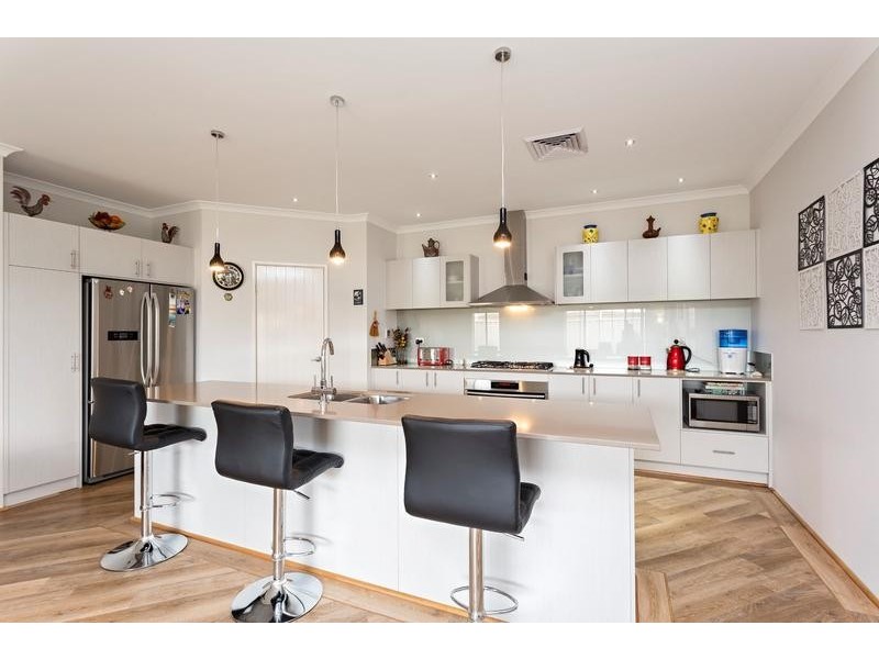 4 Bee Way, Falcon WA 6210