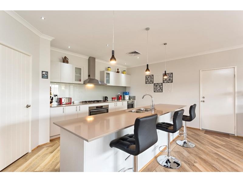 4 Bee Way, Falcon WA 6210