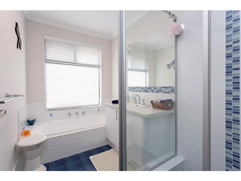 4 Bee Way, Falcon WA 6210